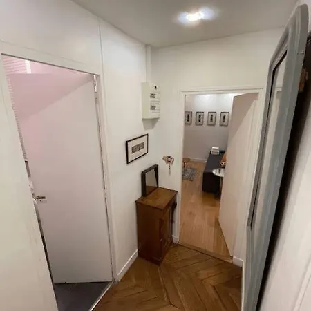 Apartment Flat In Face To Seine River
