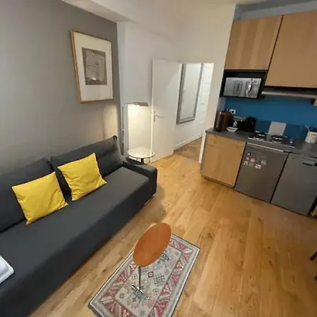 Flat In Face To Seine River Daire Paris