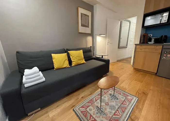 Flat In Face To Seine River باريس