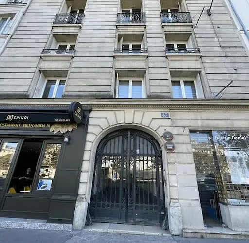 Flat In Face To Seine River Daire